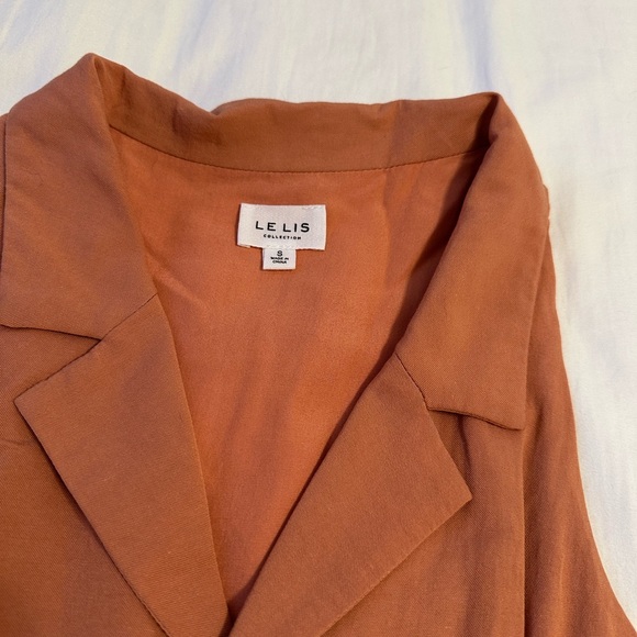 Le Lis Rust Sleeveless Button-Down Dress - Picture 2 of 3